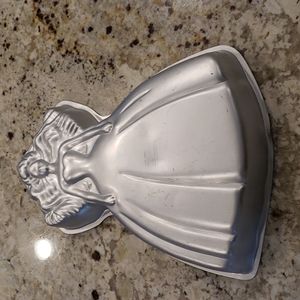 Wilton Barbie mold pan
